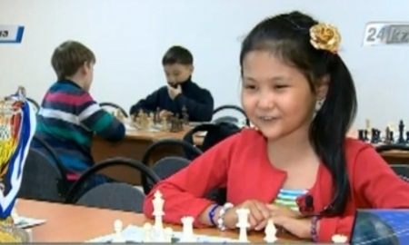В Астане состоялось чествование юных шахматистов, вернувшихся из Греции 