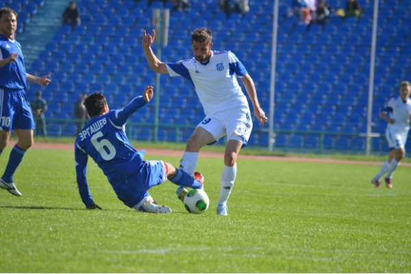 Нападающих много. Попадающих нет...