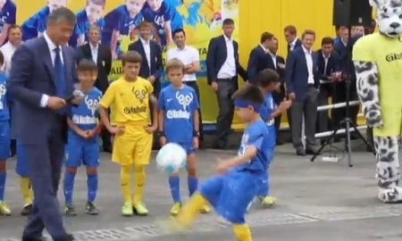 Видеосюжет с открытия футбольный школы «Кайрат»