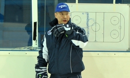 «Снежные Барсы» начали тренировки на льду 