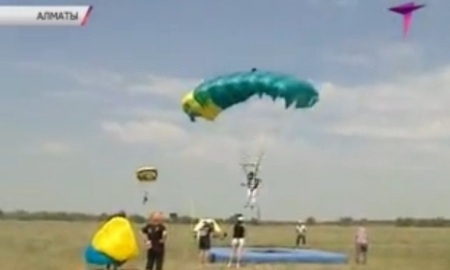 В Алматы стартовал чемпионат по парашютному спорту