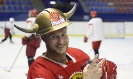 «Арыстан» провел первую тренировку на льду