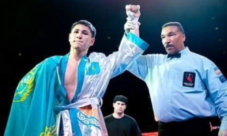 Жанхож Тураров (слева) продолжает одерживать победы одну за другой