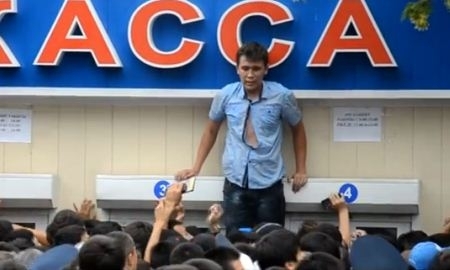 В Актобе снова битва за билеты