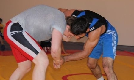 Фоторепортаж с тренировки национальной сборной Казахстана по вольной борьбе