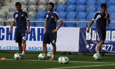 Фоторепортаж с открытой тренировки молодежной сборной Армении