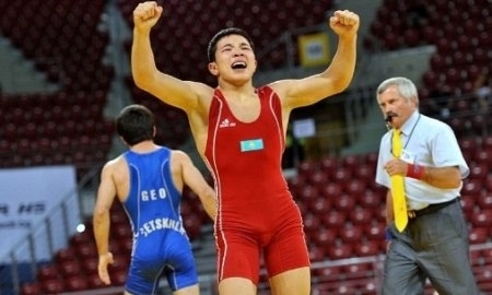 Фоторепортаж с чемпионата мира по видам борьбы среди юниоров в Болгарии