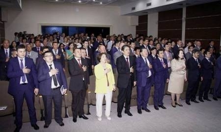 АДСФК накануне Дня спорта наградило выдающихся спортивных деятелей