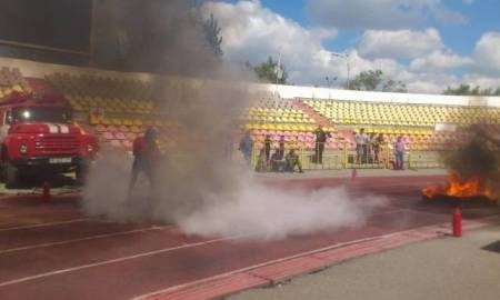 На стадионе «Шахтер» сотрудники МЧС около часа тушили пожар