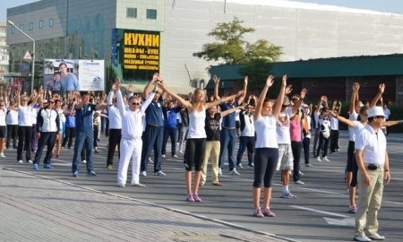 Сотни актаусцев исполнили танец «Жорга»