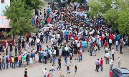 Возле стадиона «Актобе» будут ночевать 30 тысяч человек