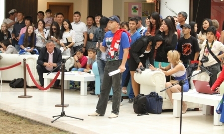 ТОП самых интересных вопросов-ответов прошедшей встречи игроков «Барыса» с болельщиками