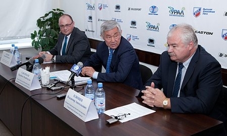 Аким ВКО Бердыбек Сапарбаев встретился с «Казцинк-Торпедо»