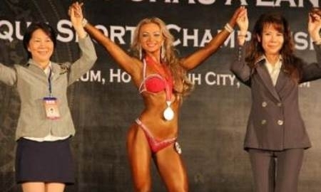 Казахстанская спортсменка завоевала «золото» на чемпионате Азии по бодибилдингу и фитнесу