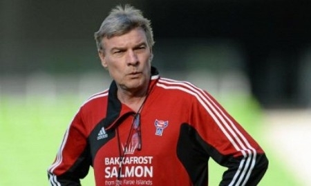 Ради игры с Германией 15 футболистов Фарер отпросились с работы