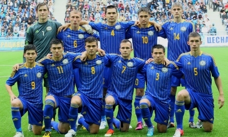 <strong>Молодежная сборная Казахстана уступает Исландии</strong>