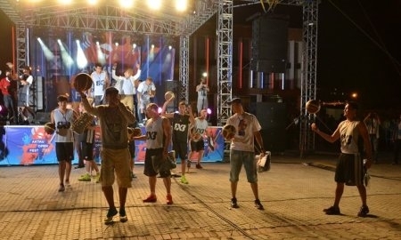 В Актау баскетболисты закидали народ мячами 