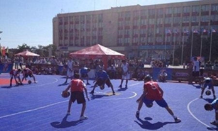 Игроки «Каспия» провели мастер-класс для победителей Мангистауской школьной лиги