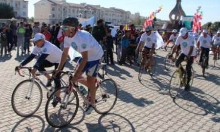 В Кызылорде стартовал республиканский велопробег в честь 100-летия казахстанского футбола