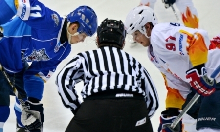 Фоторепортаж с матча МХЛ «Снежные Барсы» — «Стальные Лисы» 3:2