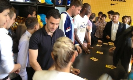 Встреча ФК «Кайрат» с болельщиками