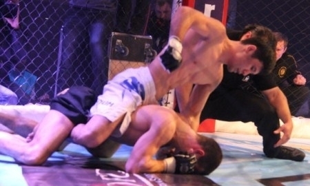 Определена дата реванша Ержана Естанова с Расулом Мирзаевым