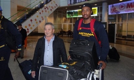 Фоторепортаж с прилета «Астаны»