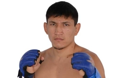 Куат Хамитов одержал победу в индийской Super Fight League