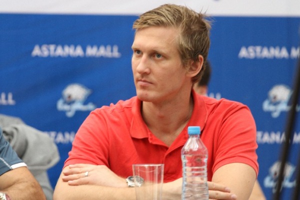 ТОП самых интересных вопросов-ответов прошедшей встречи игроков «Барыса» с болельщиками