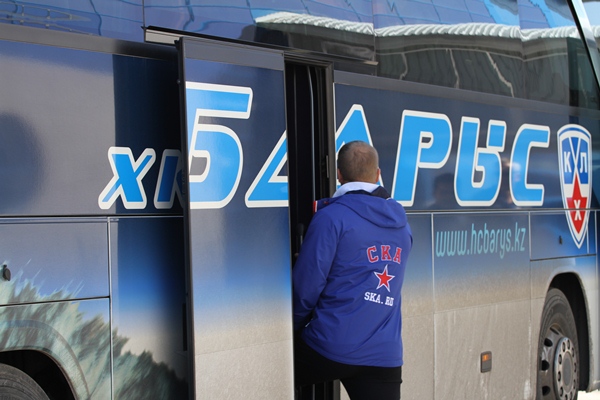 Кевин Даллмэн не сыграет против «Барыса»