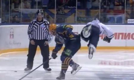 Хит Виталия Новопашина признан лучшим в сентябре КХЛ