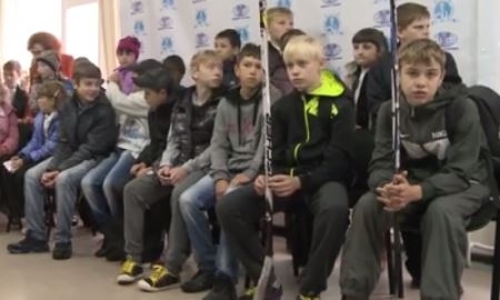 Видеосюжет об экскурсии школьников на базу «Казцинк-Торпедо» 