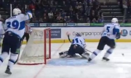 Сэйв Виталия Еремеева — в десятке лучших за неделю КХЛ