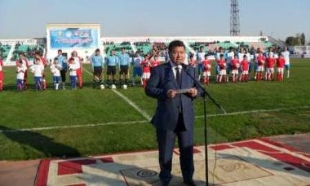 Ветераны казахстанского футбола поздравили воспитанников кызылординского детдома