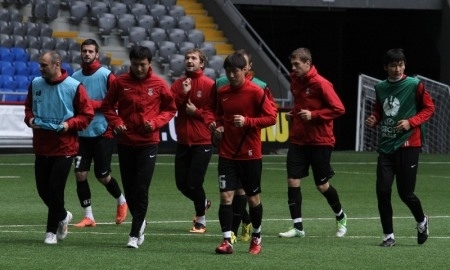 Букмекеры считают АЗ фаворитом в матче с «Шахтером»