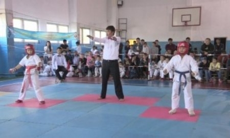 В СШ №50 Шымкента прошел областной турнир по киокушинкай карате-до