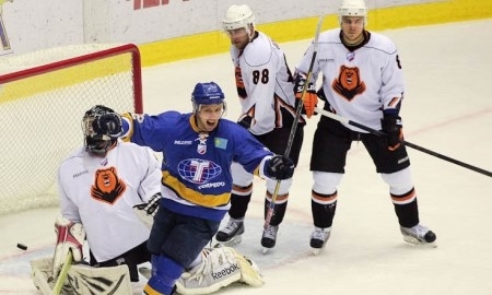 Фоторепортаж с матча ВХЛ «Казцинк-Торпедо» — «Молот-Прикамье» 2:3 Б