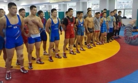 Фоторепортаж с первых тренировок национальной сборной Казахстана по греко-римской борьбе совместно с командой Южной Кореи 