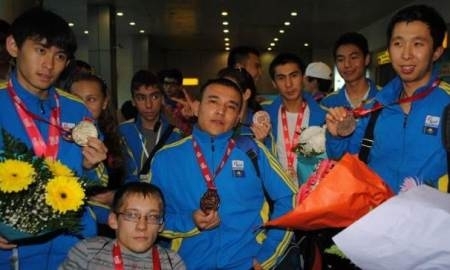 Паралимпийская сборная Казахстана прилетела в Алматы