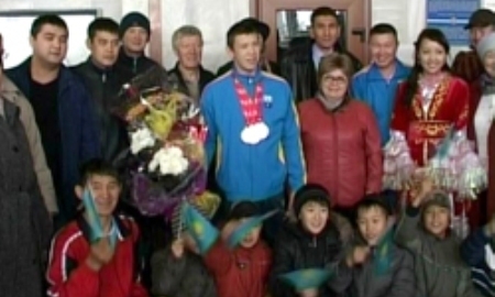 В Уральске встретили чемпиона паралимпийской Азиады среди юниоров