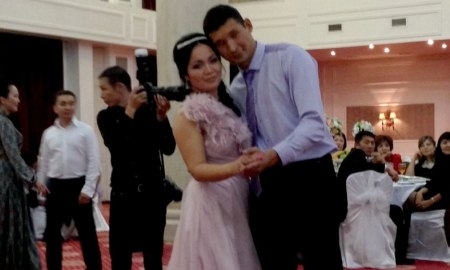 Самат Отарбаев женился