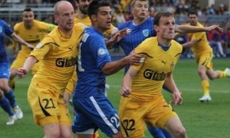 Дафф покидает Казахстан