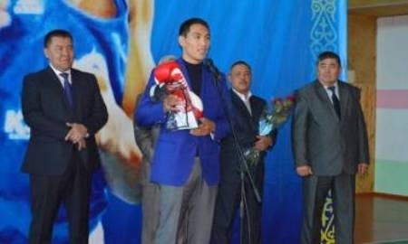 В Алматинской области чествовали чемпиона Мира по боксу