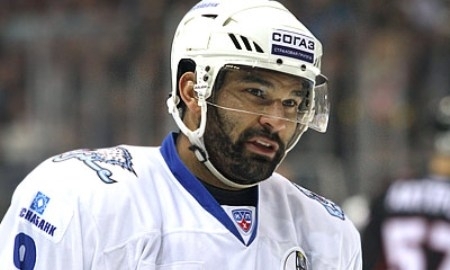 Найджел Доус: «Может отправить Баркера обратно?»