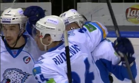 Видео шайб в матче КХЛ «Слован» — «Барыс» 2:6