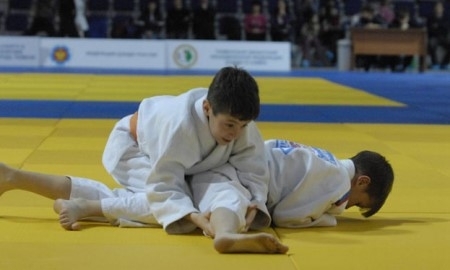 В Мангистау прошли чемпионаты области по дзюдо и самбо среди юношей и девушек