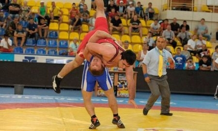 Нурсултан Калмурзаев завоевал золото на международном турнире в Баку