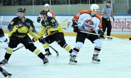 Фоторепортаж с матча ВХЛ «Сарыарка» — «Спутник» 2:3