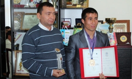 В Шымкенте поздравили призера Голден Гран-при Нурсултана Калмурзаева