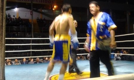 Канат Ислам победил нокаутом колумбийца Эмилио Хулио 